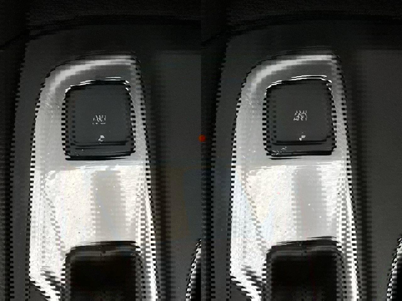 Used 2019 Chevrolet Equinox LT AWD/4WD image 15