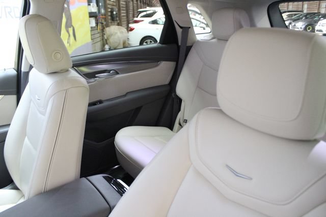 Used 2025 Cadillac XT5 Premium Luxury w/ Technology Package AWD/4WD image 25