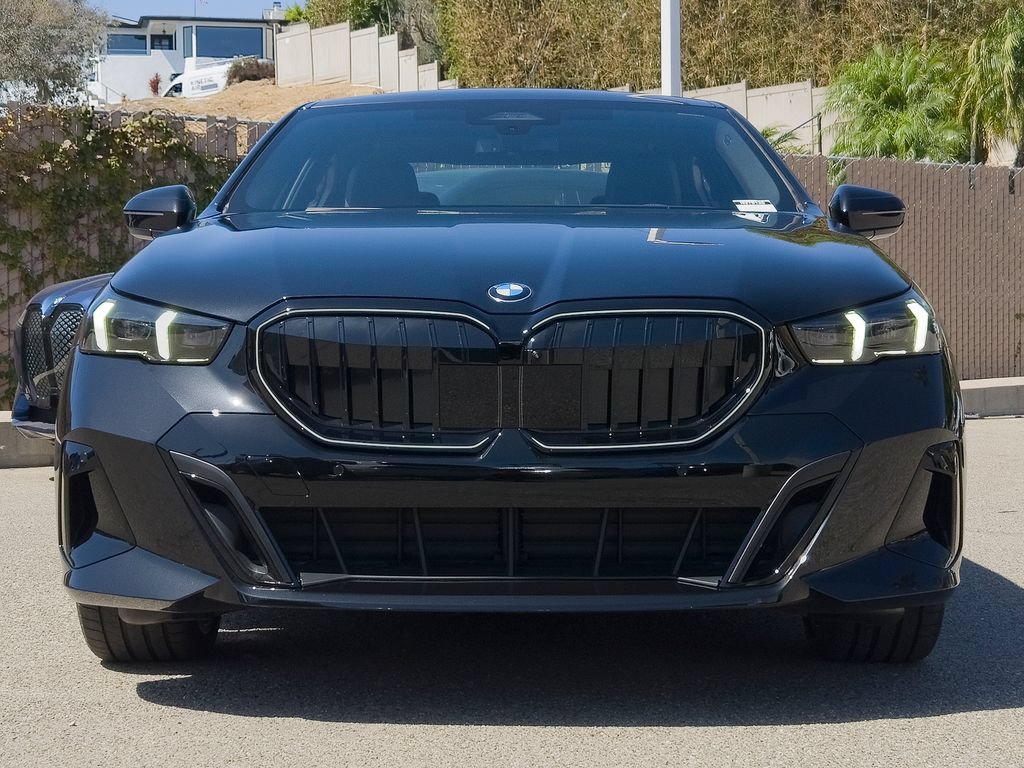 New 2027 BMW 540i xDrive w/ M Sport Package AWD/4WD image 2