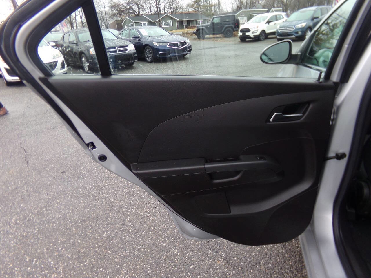 Used 2012 Chevrolet Sonic LT image 27