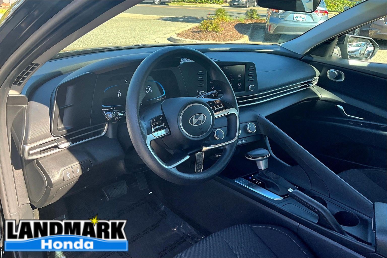Used 2026 Hyundai Elantra SE FWD image 13