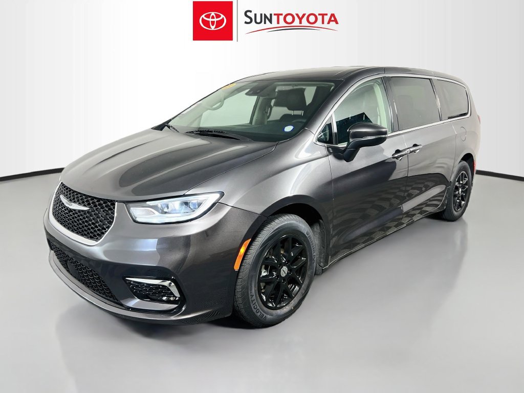 Used 2023 Chrysler Pacifica Touring-L FWD image 9