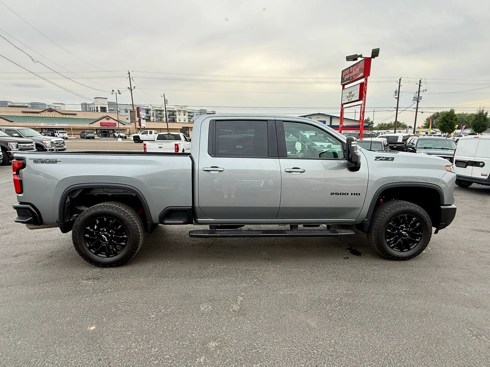 Used 2025 Chevrolet Silverado 2500 LT w/ Trail Boss Package AWD/4WD image 6