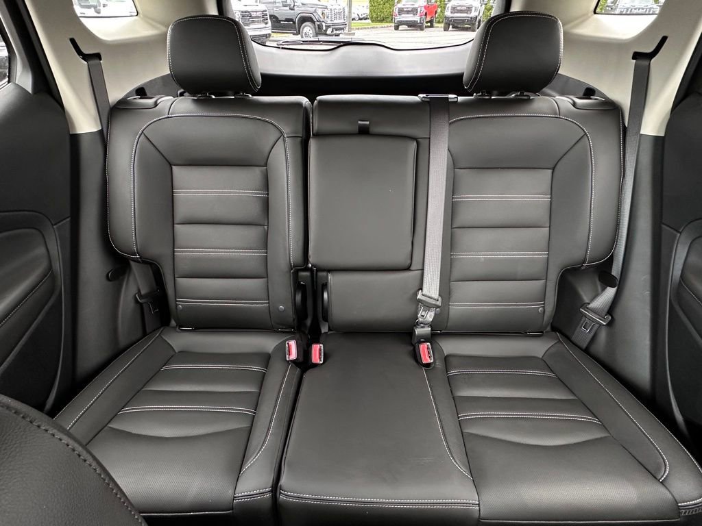 Used 2023 GMC Terrain Denali w/ Denali Premium Package AWD/4WD image 29