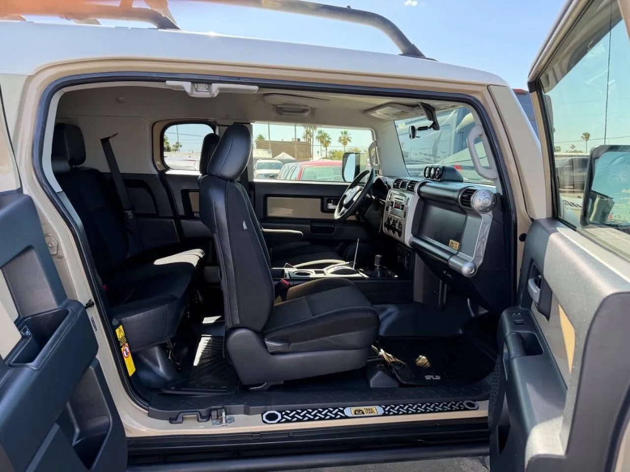 Used 2014 Toyota FJ Cruiser 4WD w/ Upgrade Package image 27