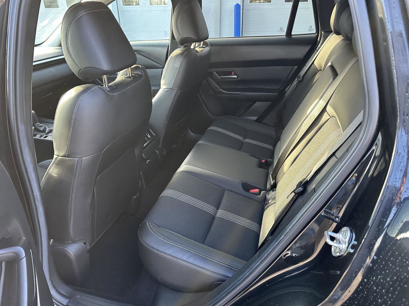 Used 2025 MAZDA CX-50 AWD 2.5 S w/ Premium Package image 14