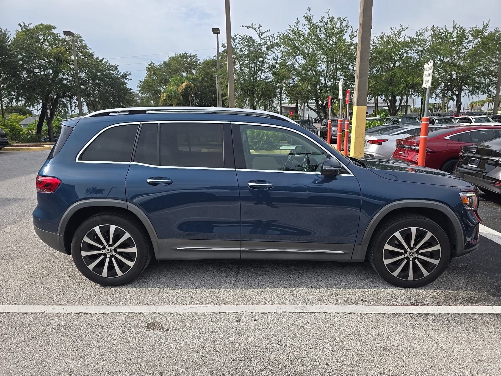 Used 2022 Mercedes-Benz GLB 250 image 3