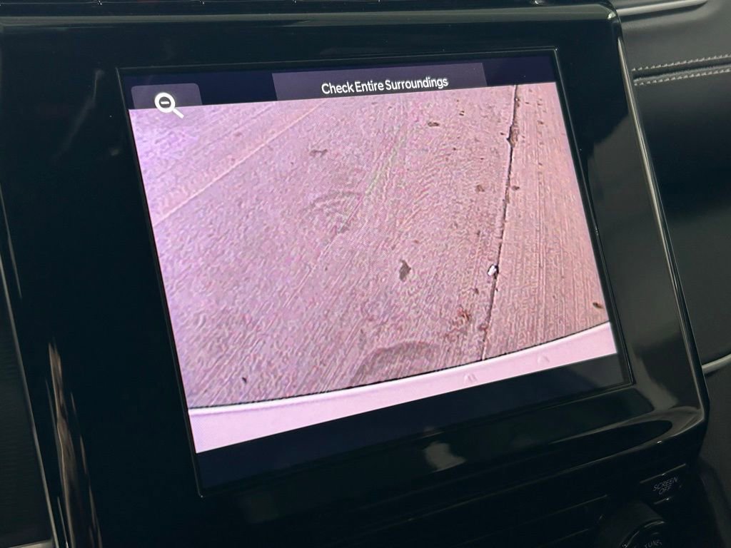 Used 2025 Jeep Grand Cherokee Laredo image 18