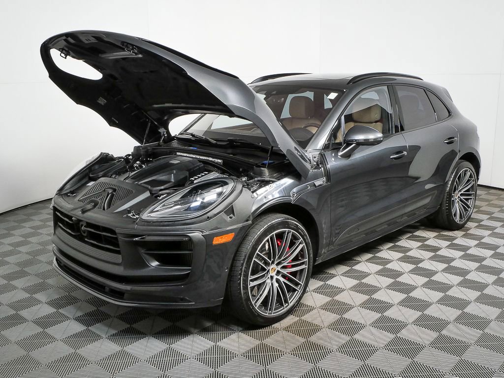 Certified 2025 Porsche Macan GTS image 34
