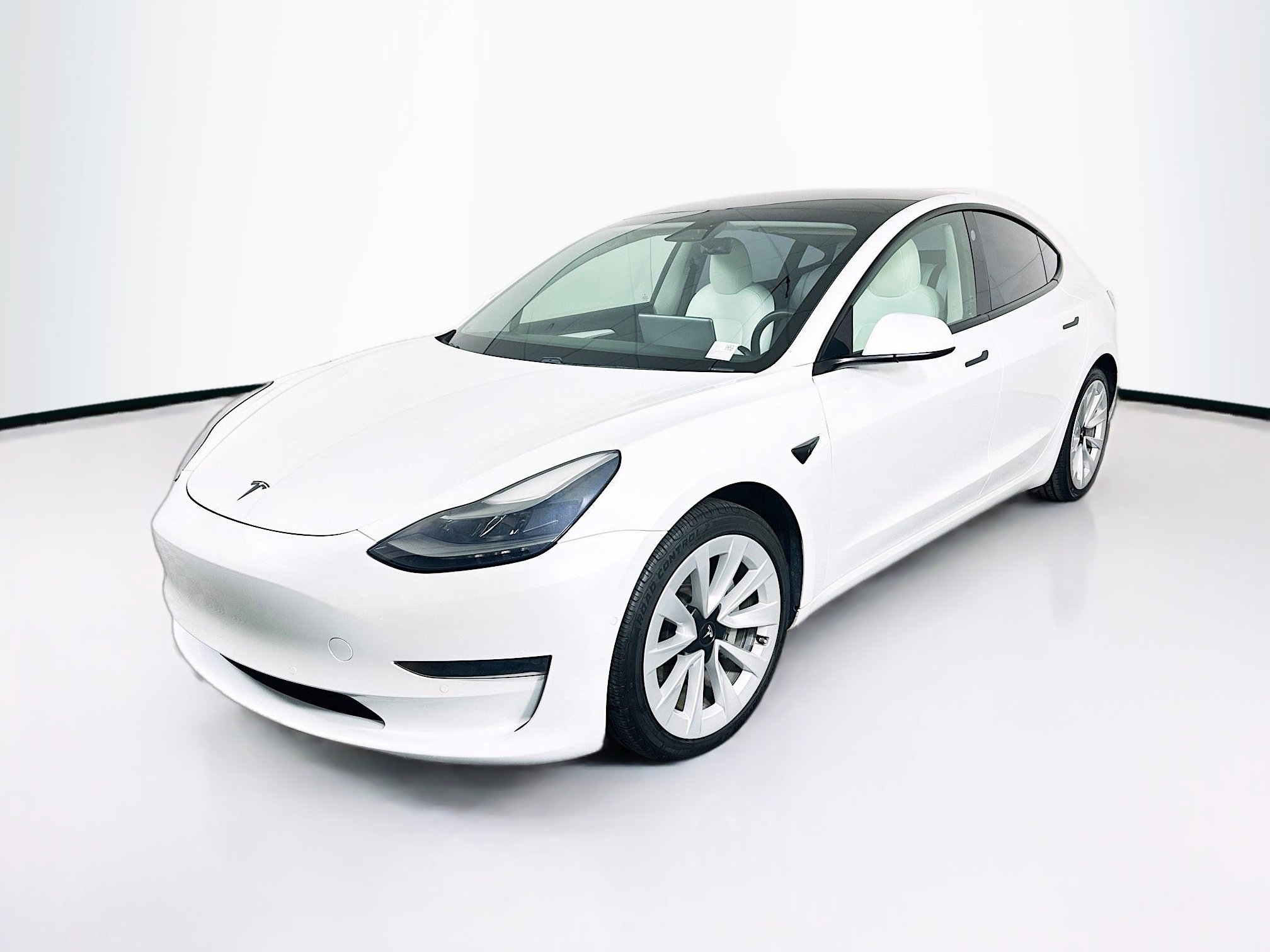 Used 2021 Tesla Model 3 Standard Range Plus RWD image 3