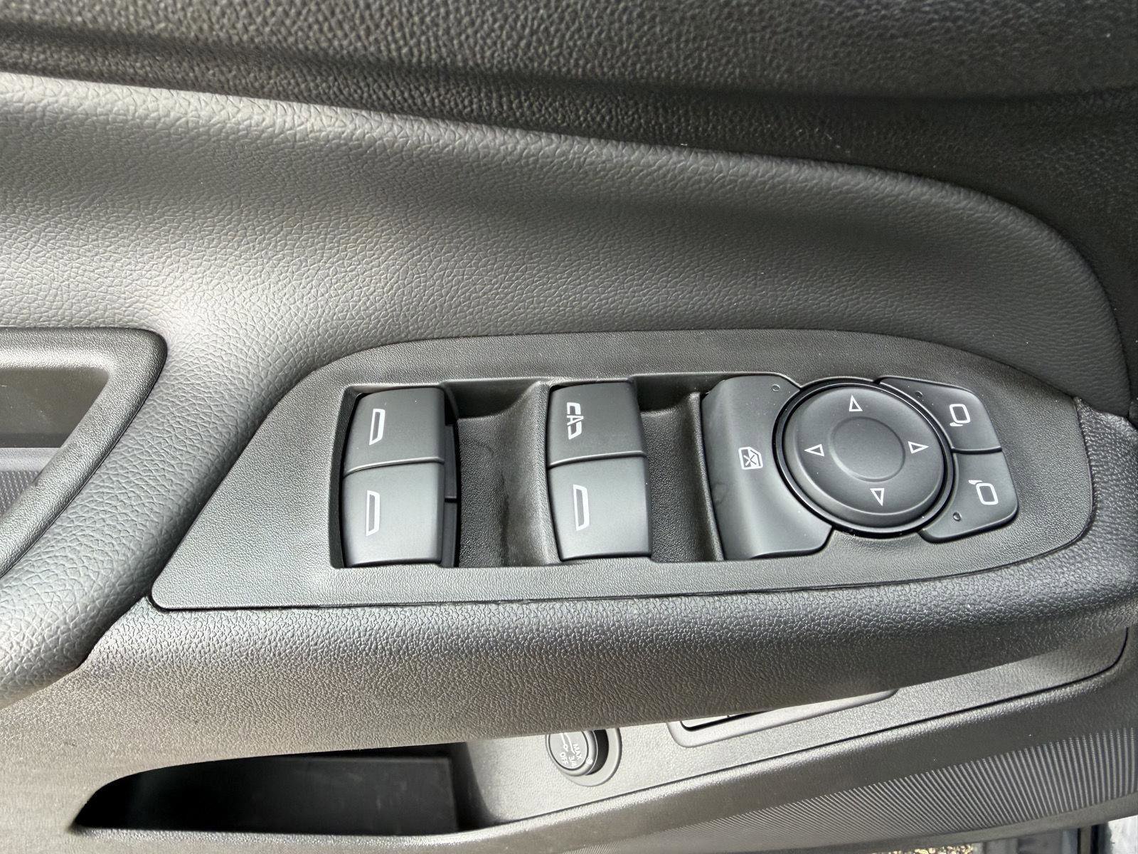 Used 2020 Chevrolet Equinox LT w/ Midnight Edition image 11