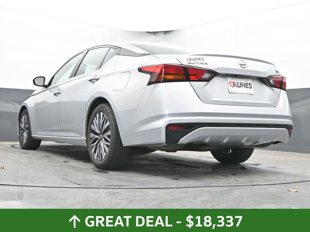Used 2023 Nissan Altima 2.5 SV FWD image 52