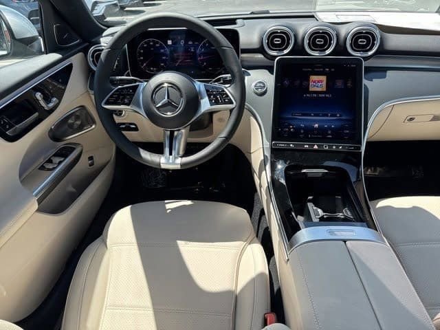 Used 2025 Mercedes-Benz C 300 4MATIC Sedan image 13