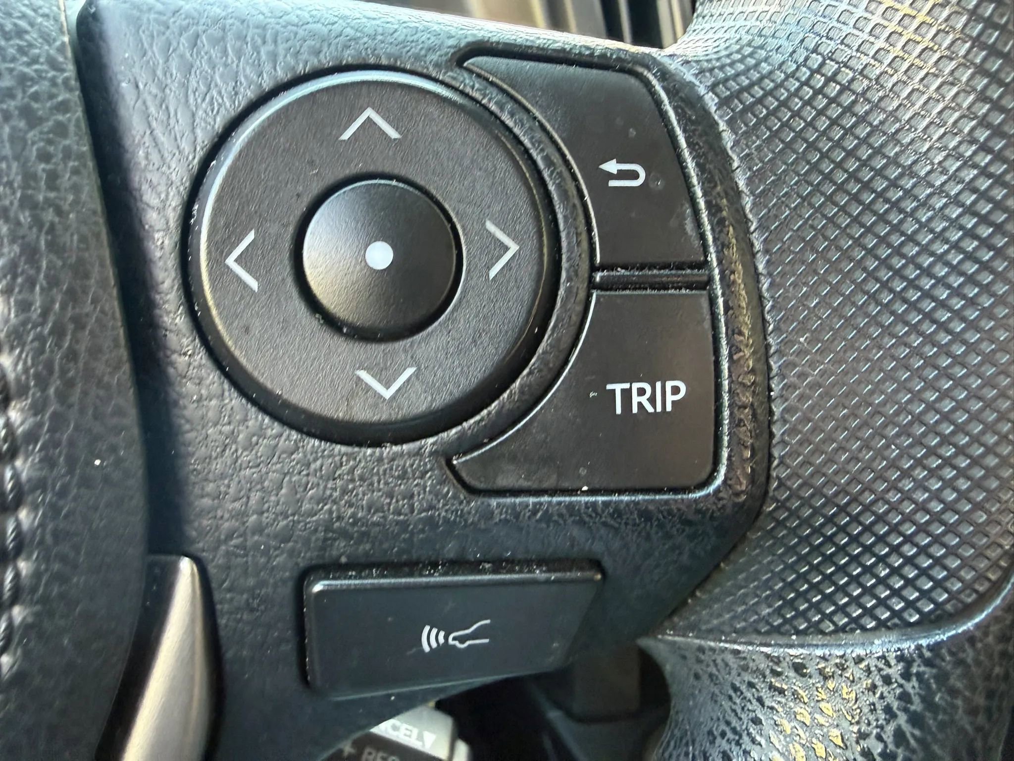 Used 2017 Toyota RAV4 LE FWD image 13