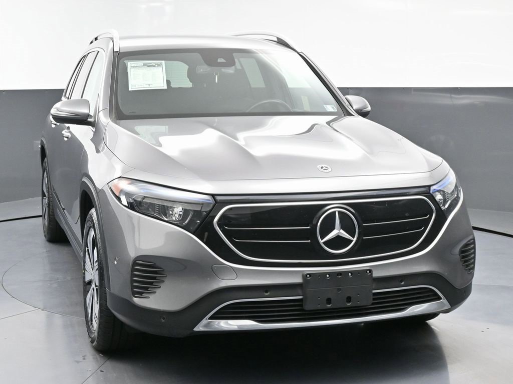 Used 2023 Mercedes-Benz EQB 250+ w/ Exclusive Package image 4