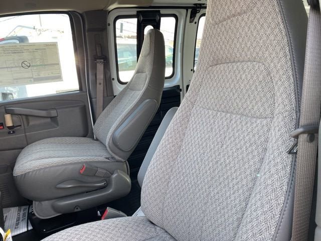 New 2025 GMC Savana 2500 w/ Driver Convenience Package RWD image 22