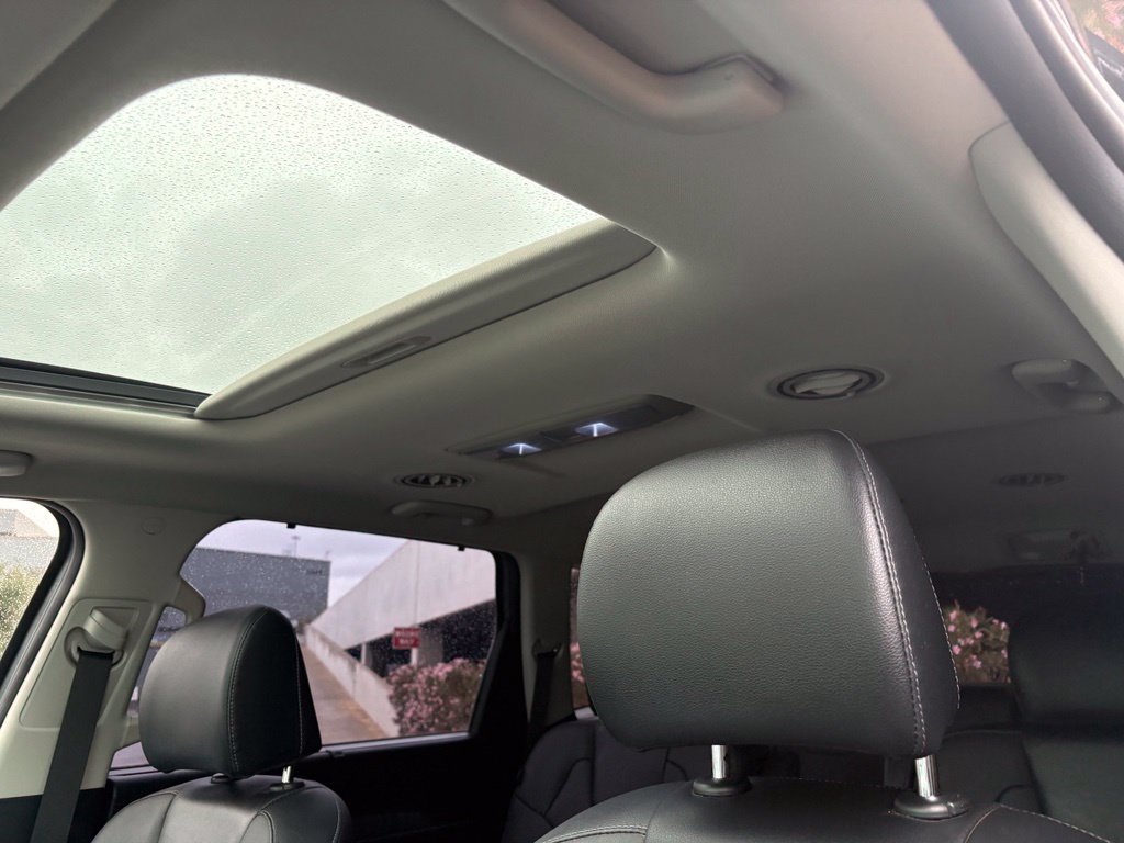 Used 2023 Kia Telluride EX w/ EX Captain's Chair Package FWD image 10