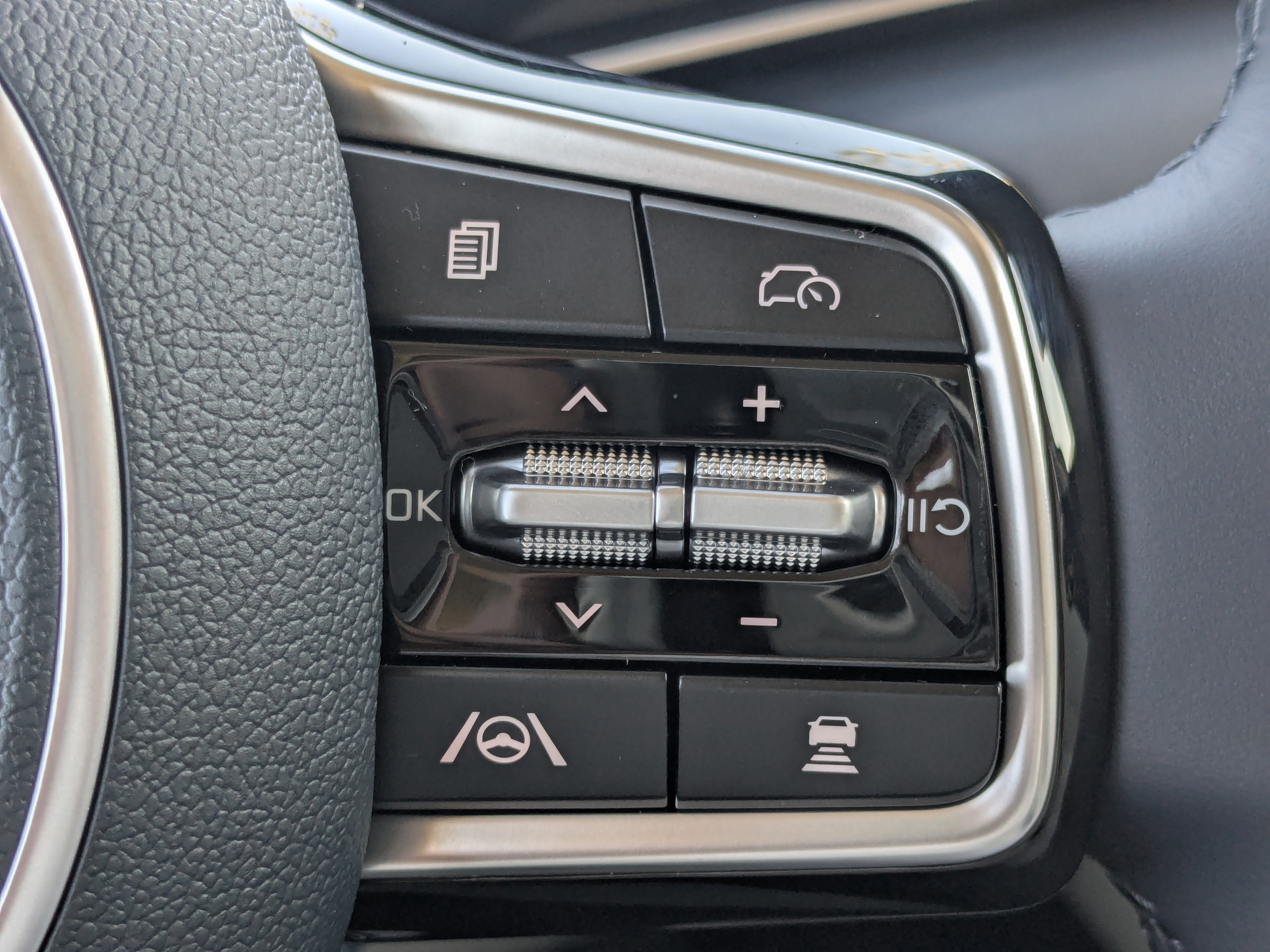 New 2026 Kia Carnival EX FWD image 39