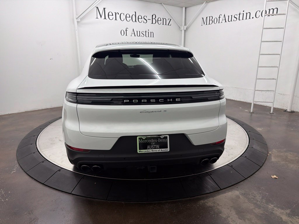 Used 2025 Porsche Cayenne S AWD/4WD image 6