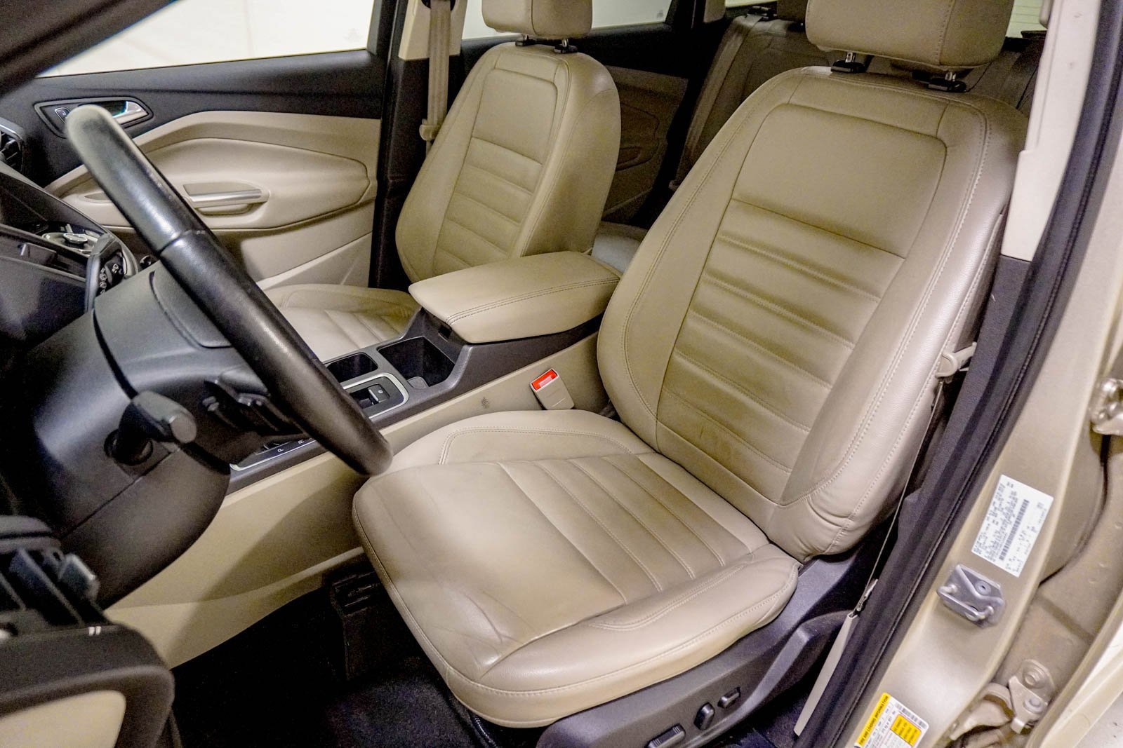 Used 2017 Ford Escape Titanium image 19