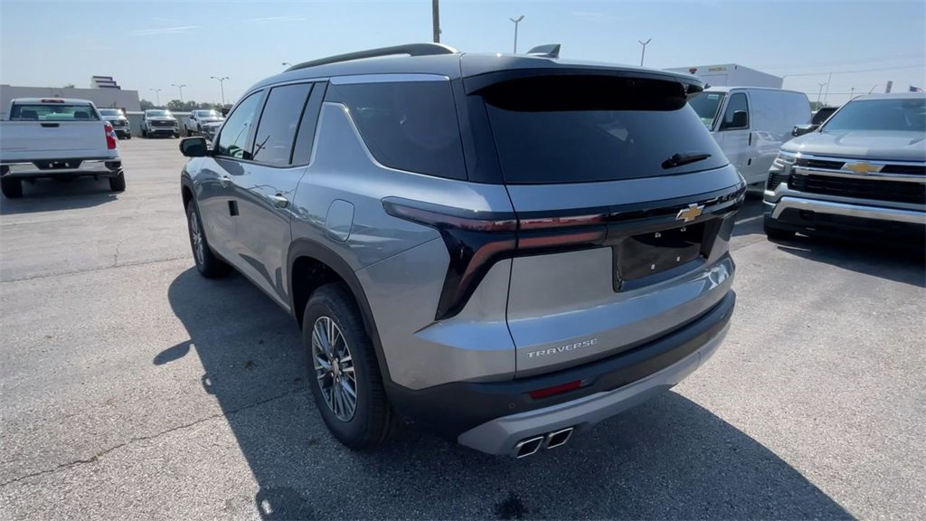 New 2026 Chevrolet Traverse LT w/ Driver Confidence Package image 8