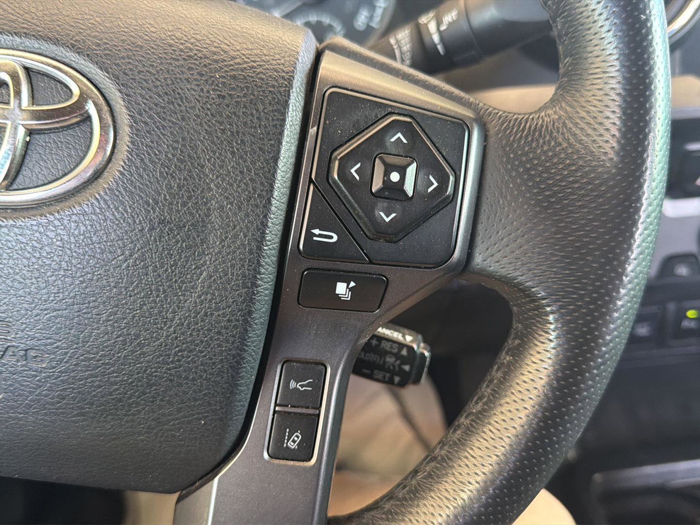 Used 2019 Toyota Tacoma TRD Sport w/ Technology Package image 20