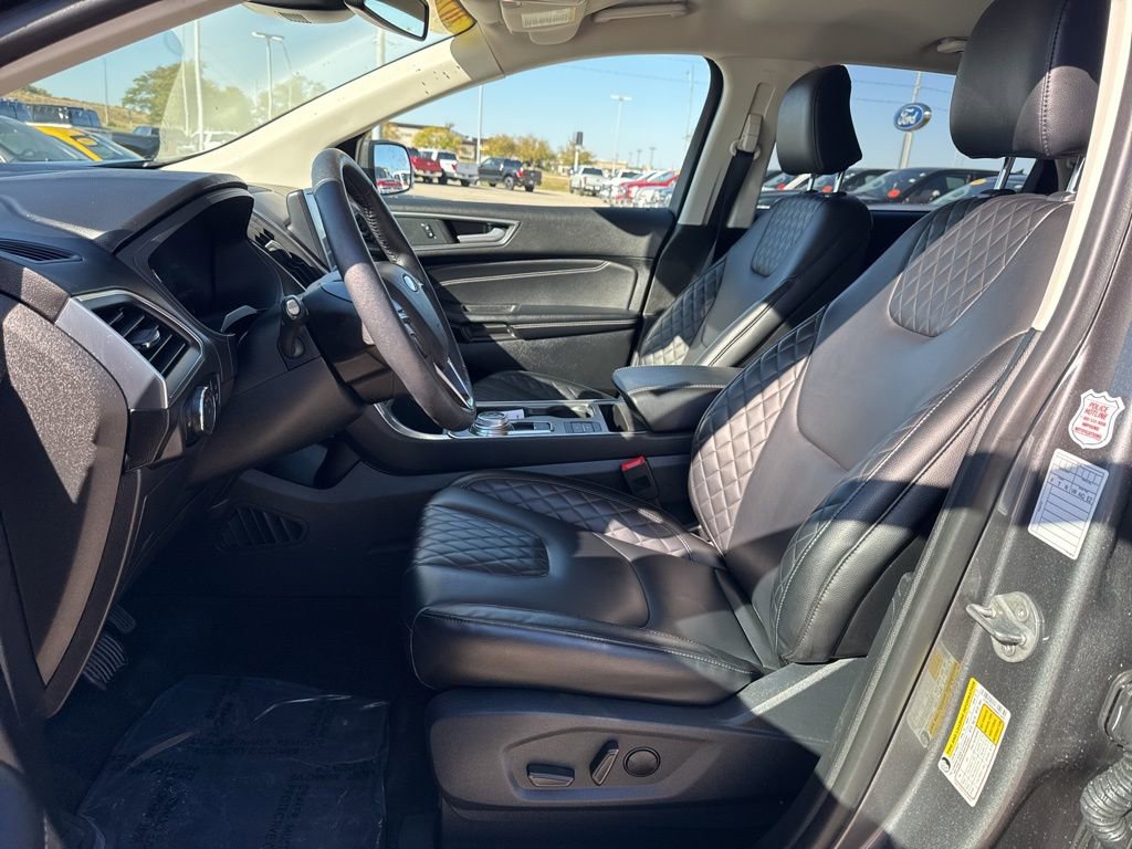 Used 2024 Ford Edge Titanium image 5