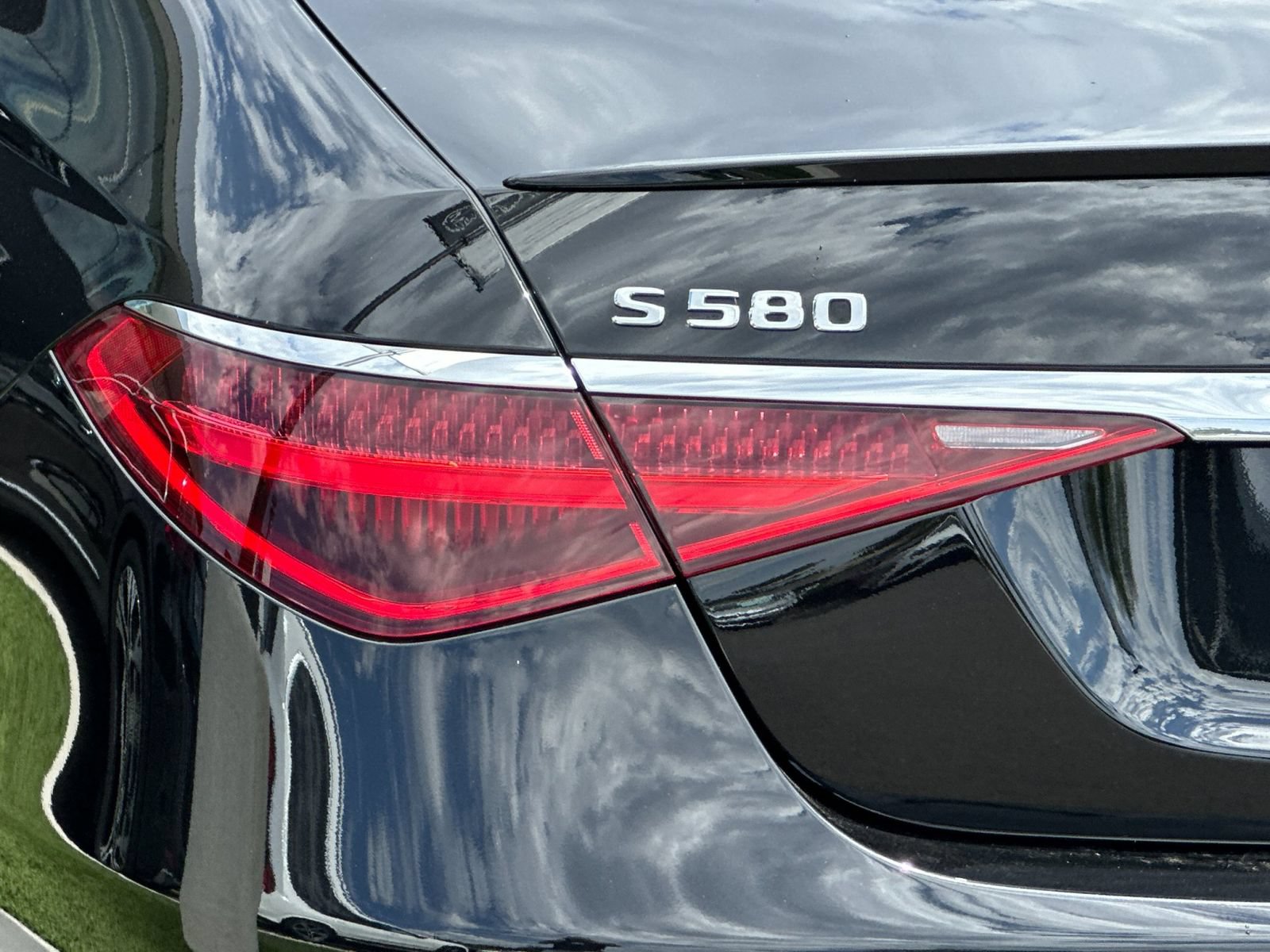 Certified 2024 Mercedes-Benz S 580 4MATIC Sedan image 33