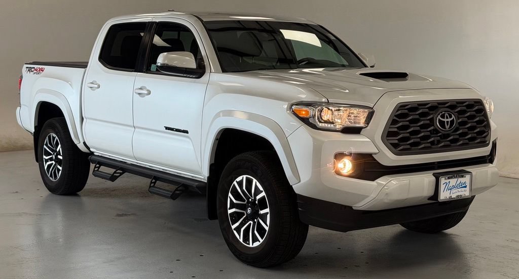 Used 2023 Toyota Tacoma TRD Sport AWD/4WD image 6