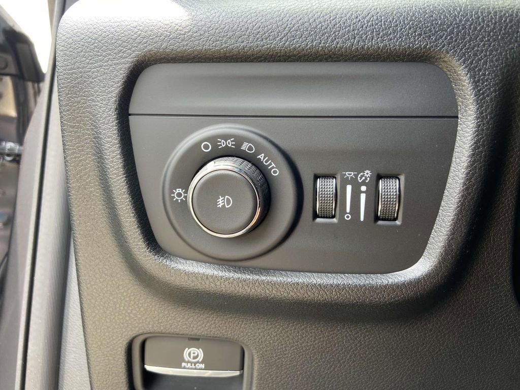 New 2025 Jeep Grand Cherokee L Limited w/ Black Appearance Package image 21