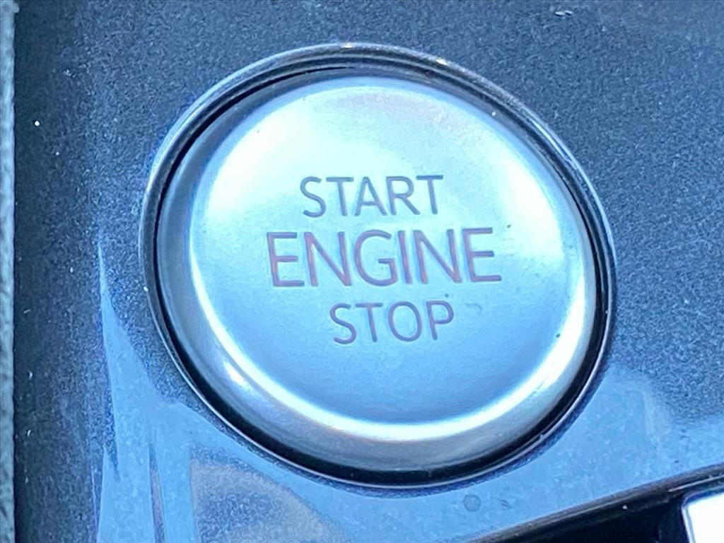 Certified 2024 Volkswagen Tiguan SE image 14