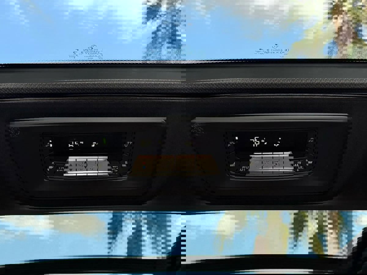 Used 2021 BMW X7 xDrive40i w/ Executive Package image 62