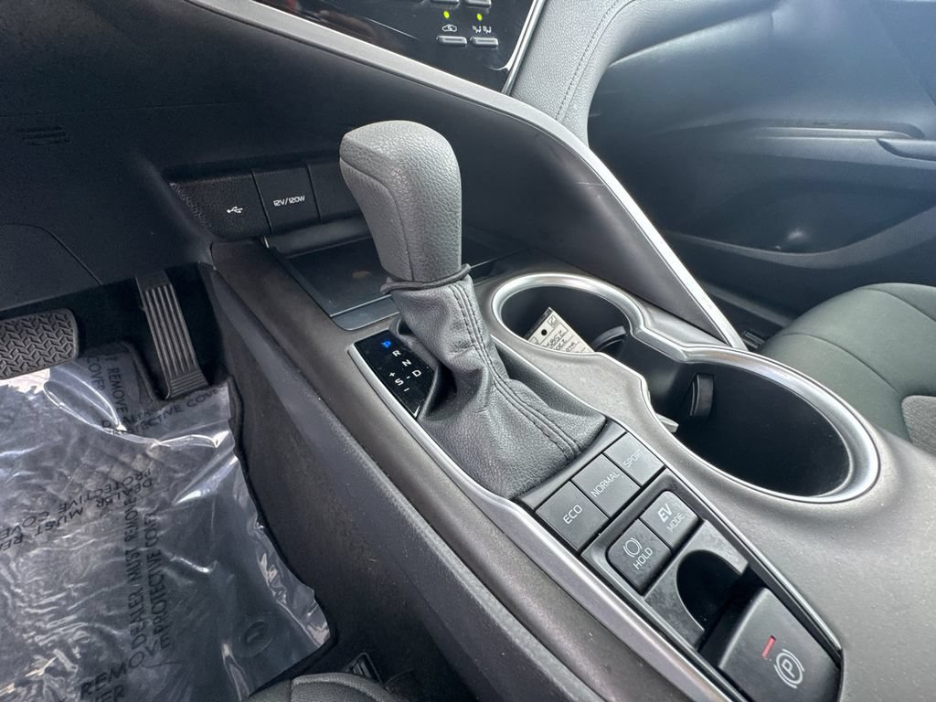 Used 2022 Toyota Camry LE FWD image 30