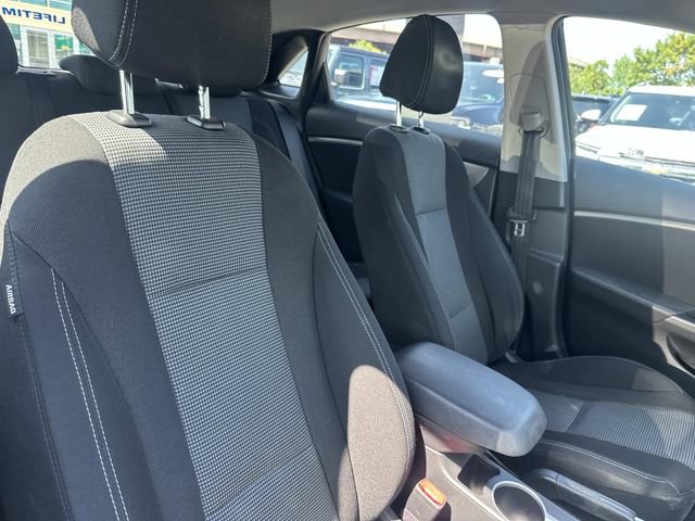 Used 2016 Hyundai Elantra GT FWD image 11