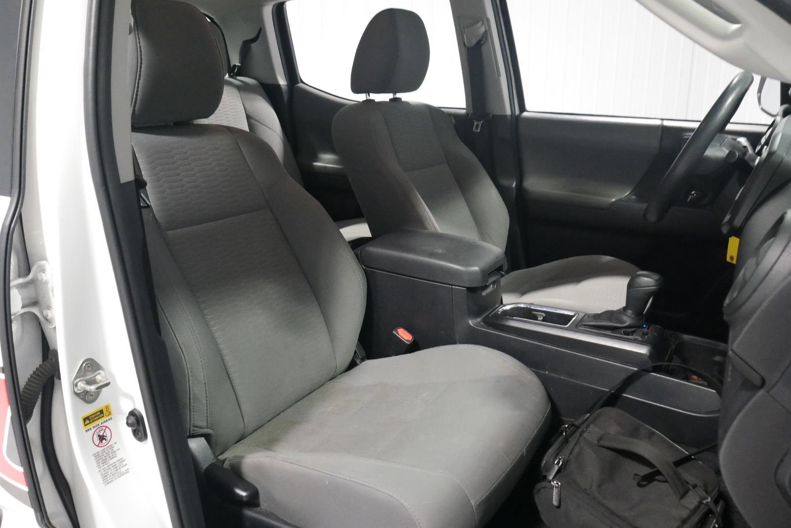 Used 2017 Toyota Tacoma SR image 15