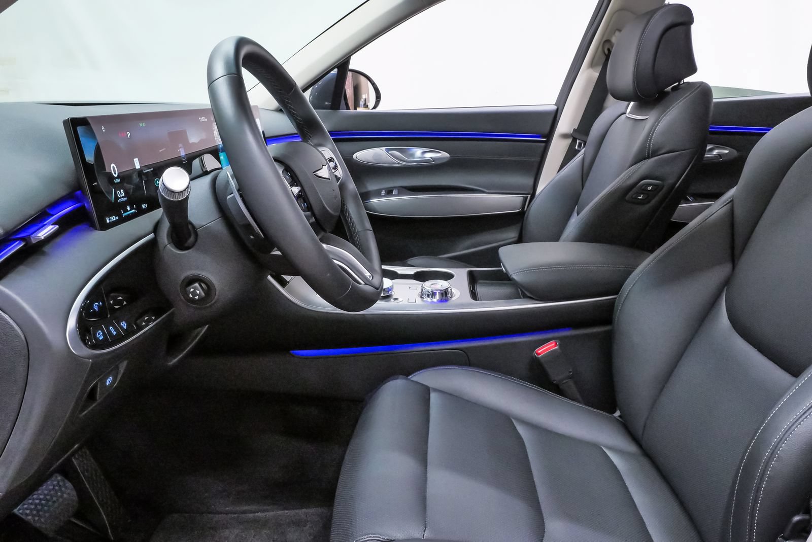 Certified 2026 Genesis GV70 2.5T Select AWD/4WD image 9
