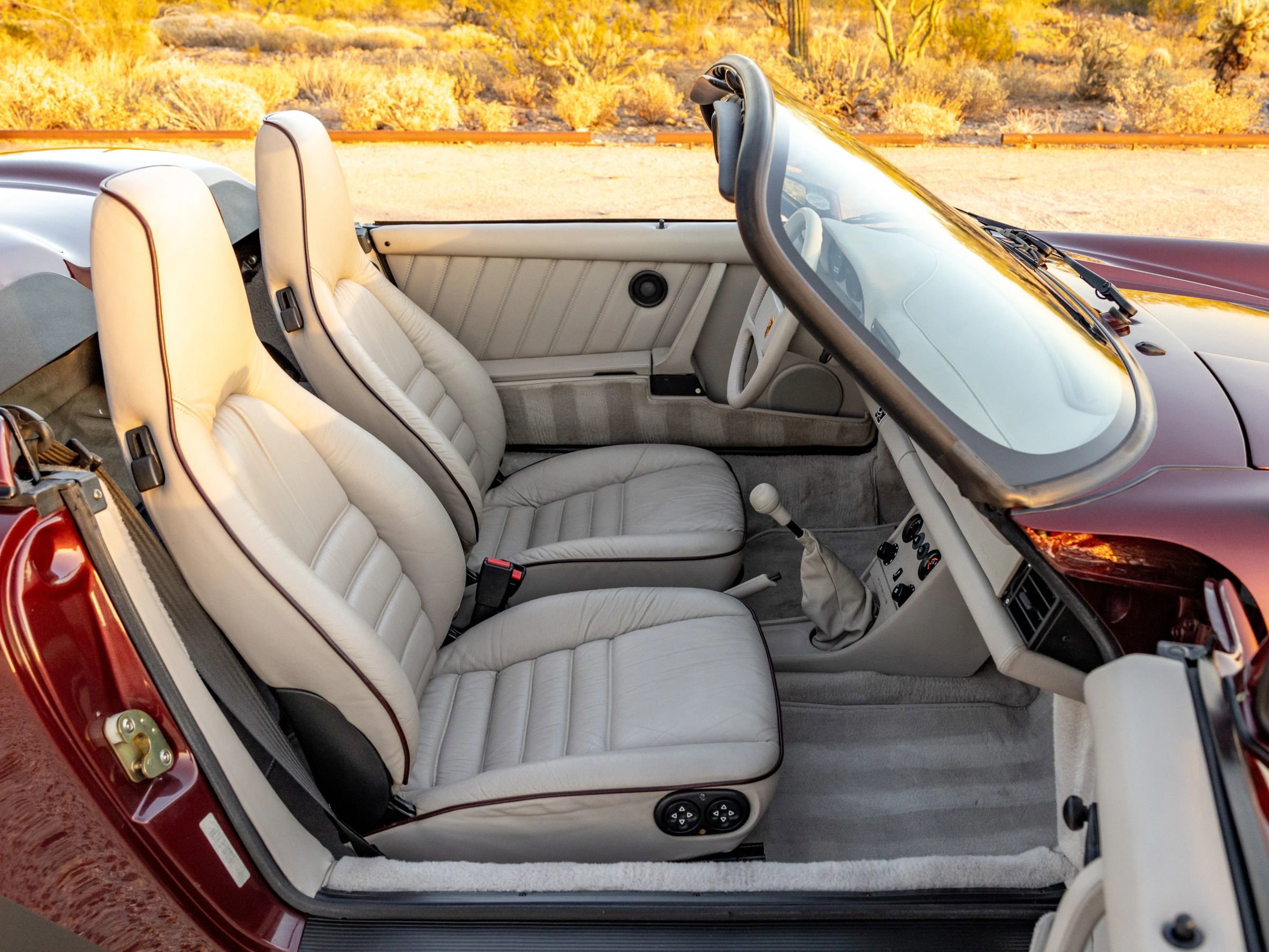 Used 1989 Porsche 911 Carrera RWD image 15