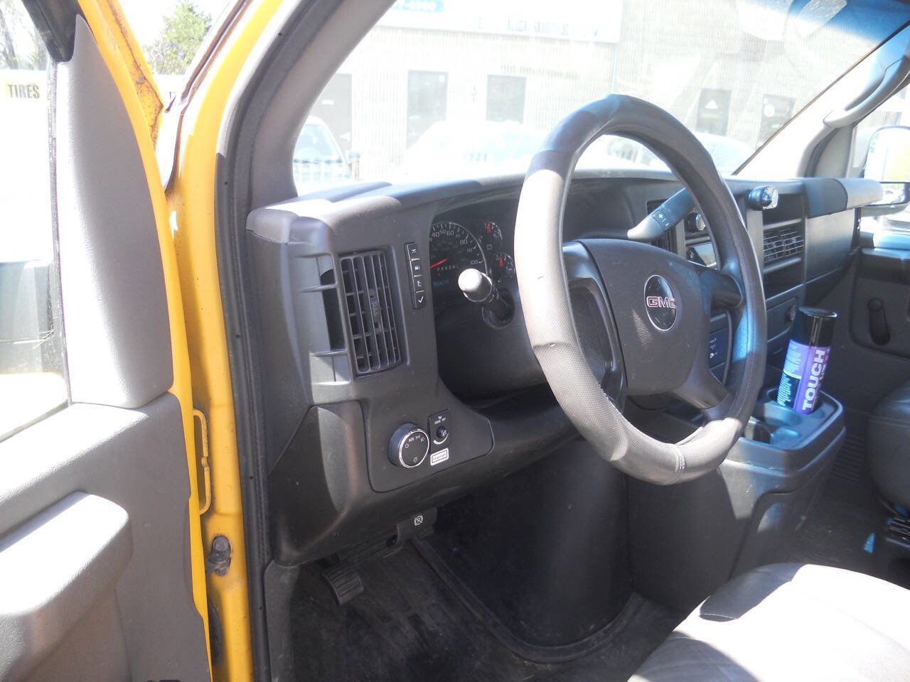 Used 2011 GMC Savana 3500 image 16