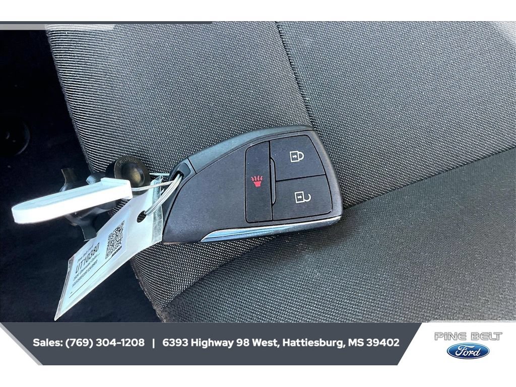 Used 2024 Chevrolet Colorado W/T RWD image 9