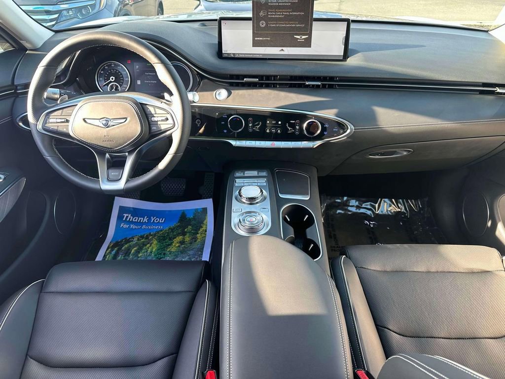 Used 2023 Genesis Electrified GV70 image 12
