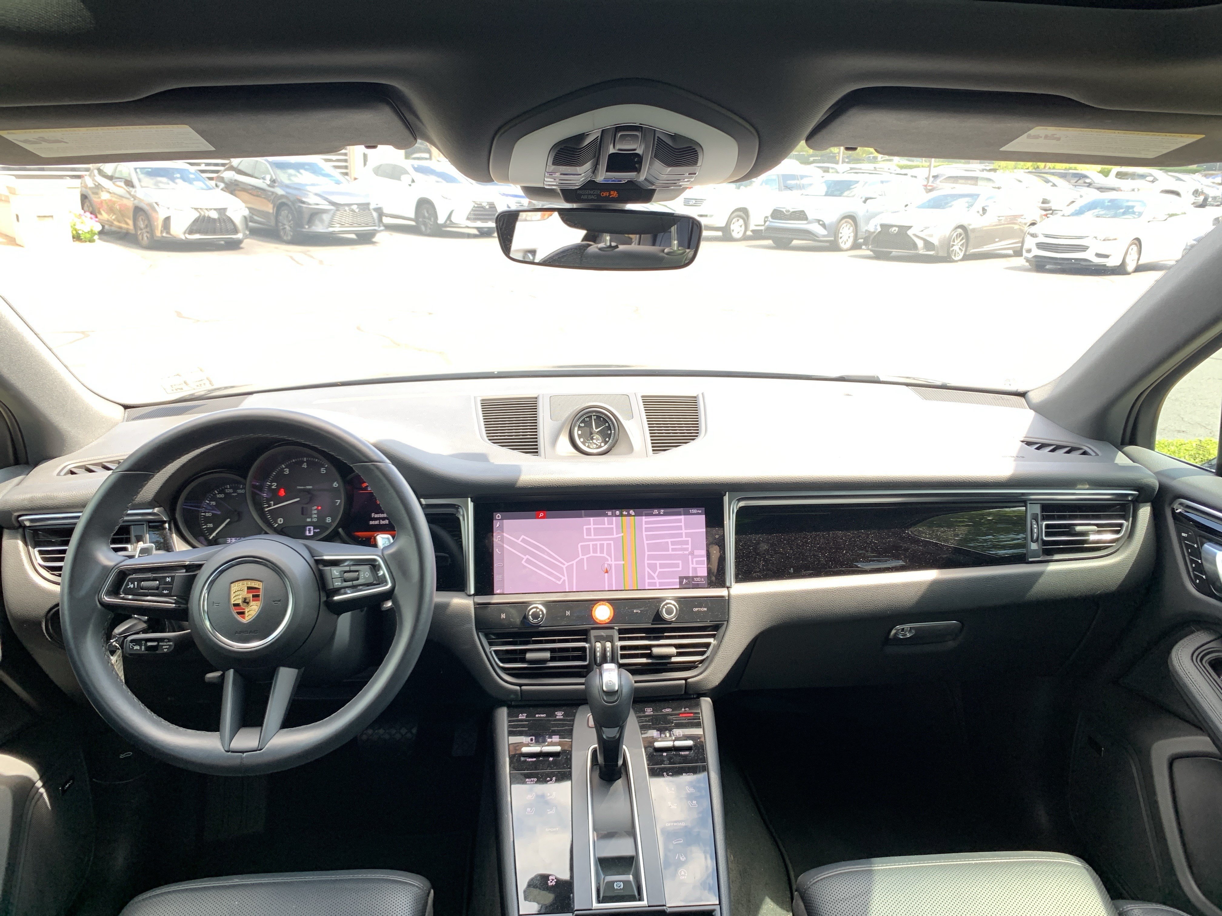 Used 2024 Porsche Macan AWD/4WD image 30