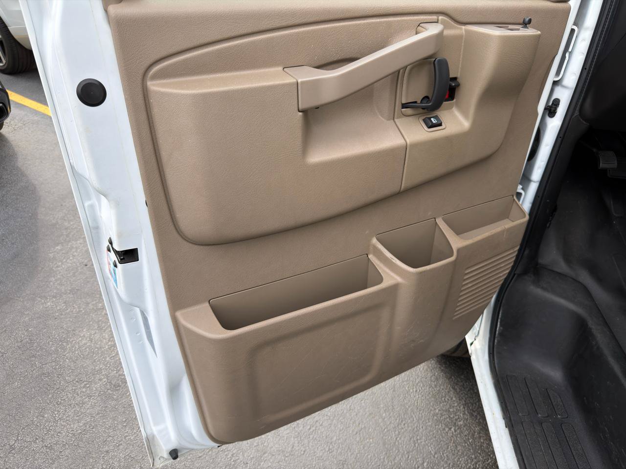 Used 2022 Chevrolet Express 2500 w/ Safety Package RWD image 14