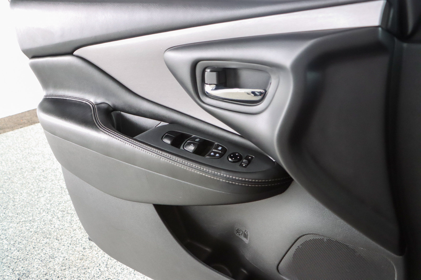 Used 2023 Nissan Murano SV AWD/4WD image 21