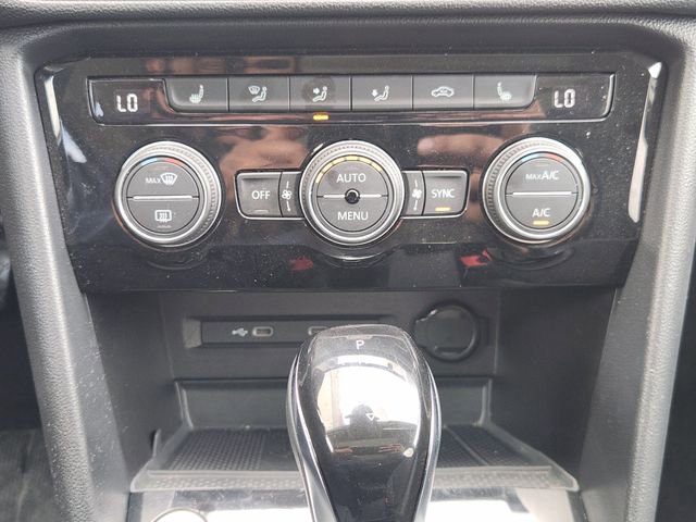 Used 2024 Volkswagen Taos SE image 15