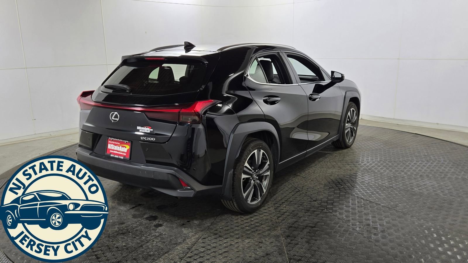 Used 2019 Lexus UX 200 FWD image 7
