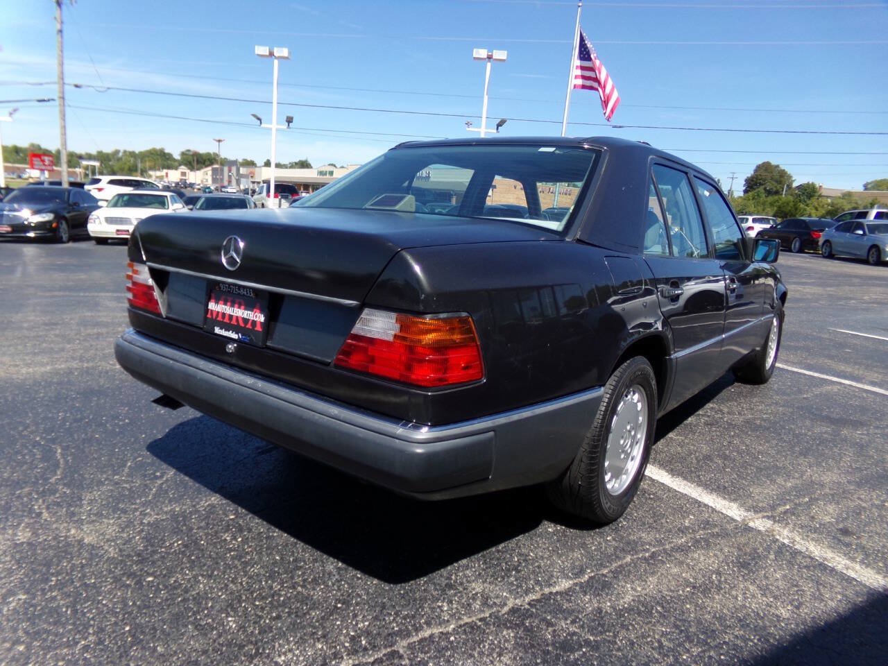Used 1990 Mercedes-Benz 300 E 3.0 image 3