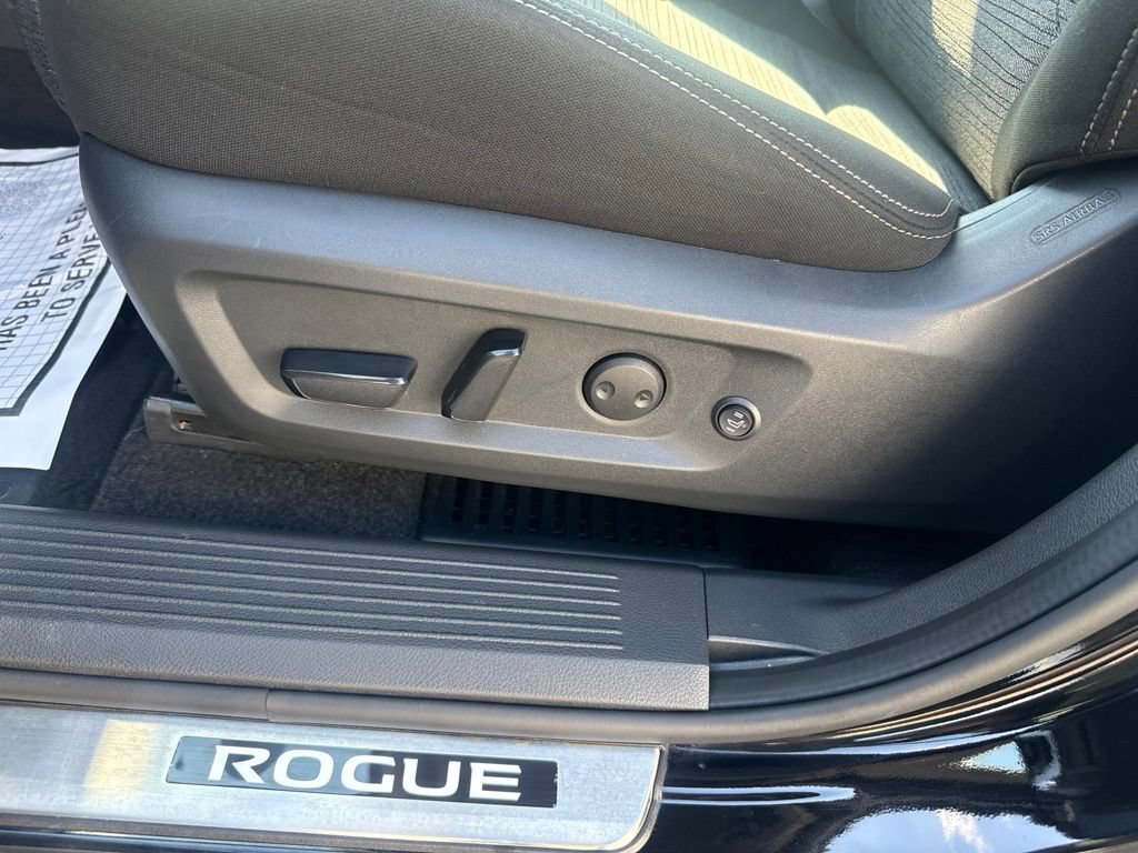 Used 2023 Nissan Rogue SV AWD/4WD image 8