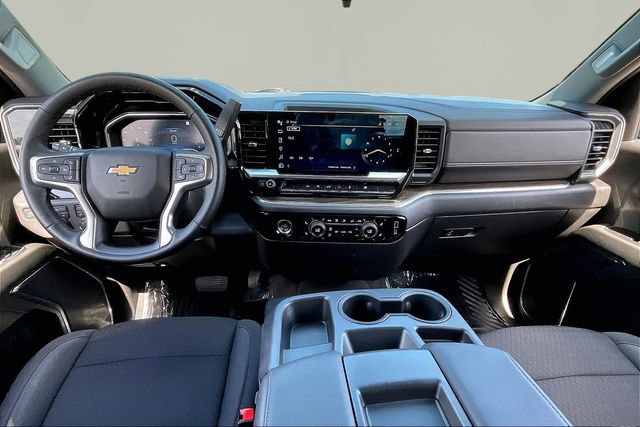 Used 2023 Chevrolet Silverado 1500 LT AWD/4WD image 7