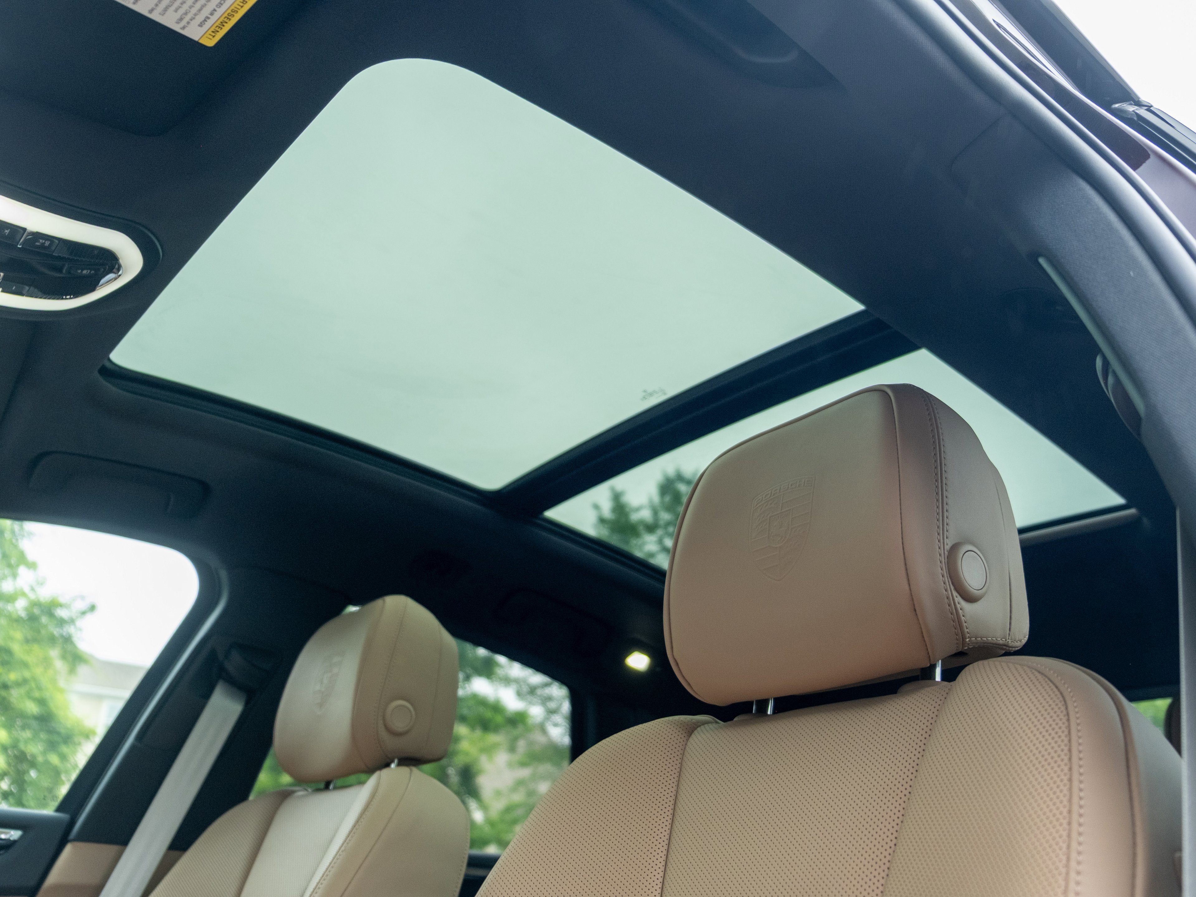 Certified 2025 Porsche Macan image 17