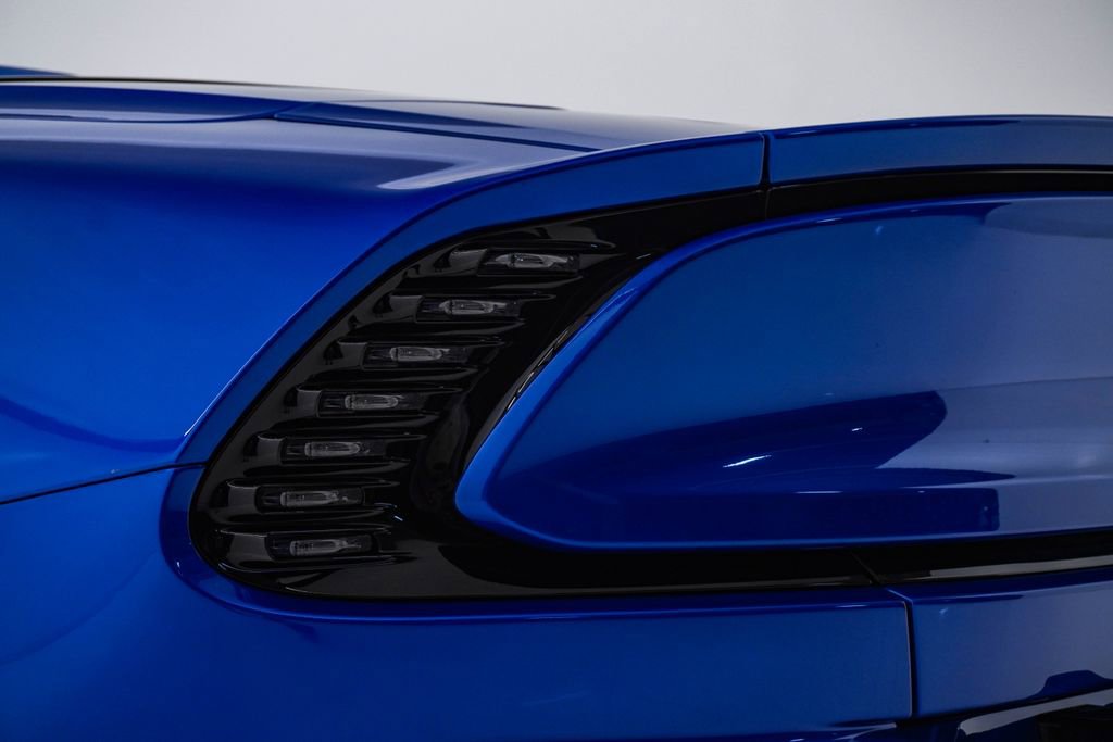 Used 2026 Aston Martin Vanquish Convertible RWD image 15